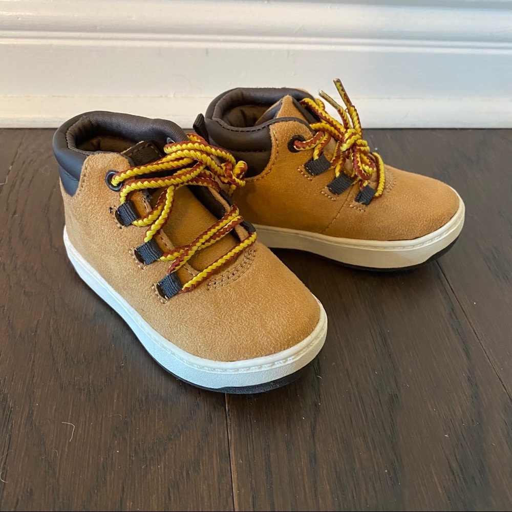 Carter's toddler boy boots, size 5 NWOT